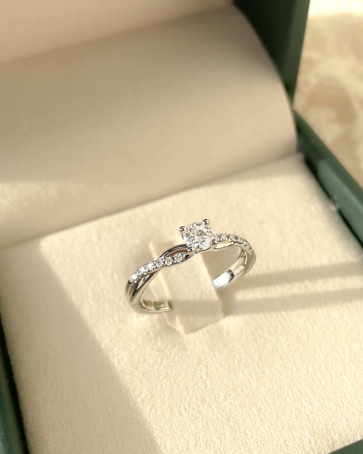 Ring Mia 0,41 ct. Weißgold