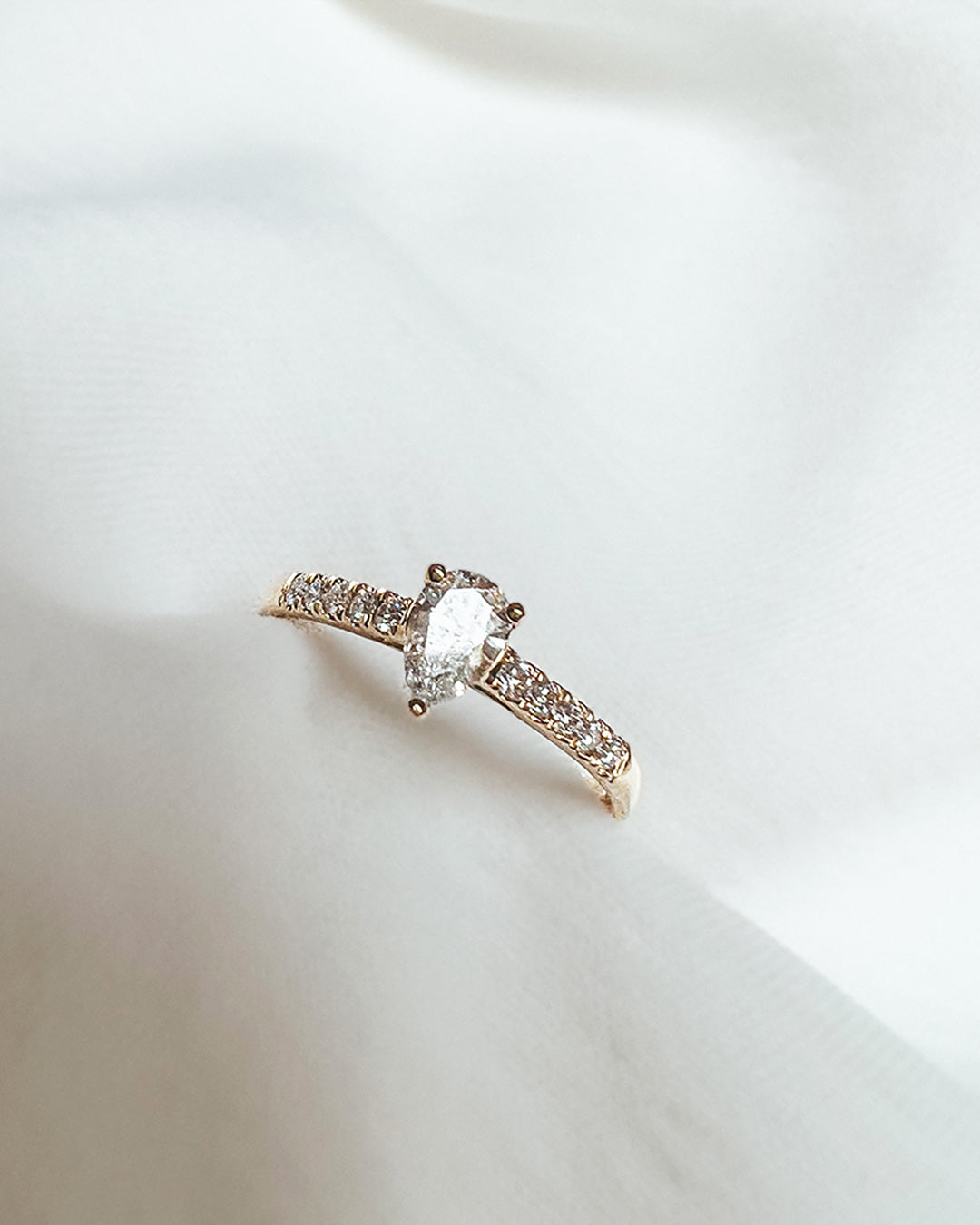 Ring Ava Royal 0,48 ct. Gelbgold