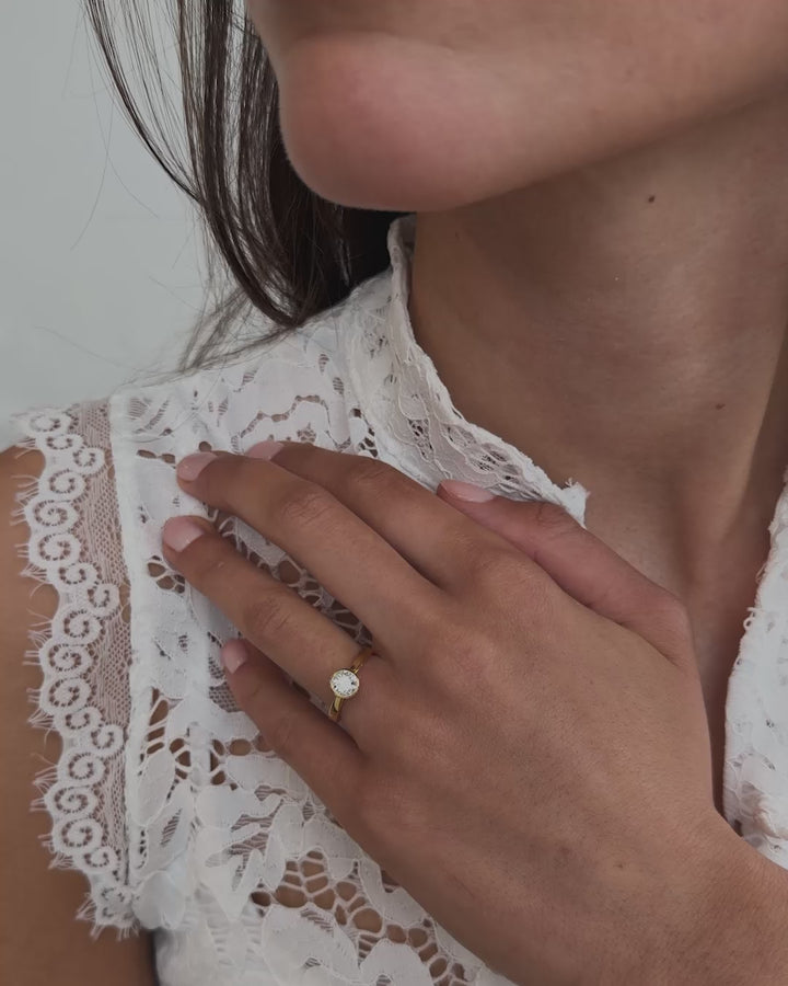 Ring Lilie 0,75 ct. Gelbgold